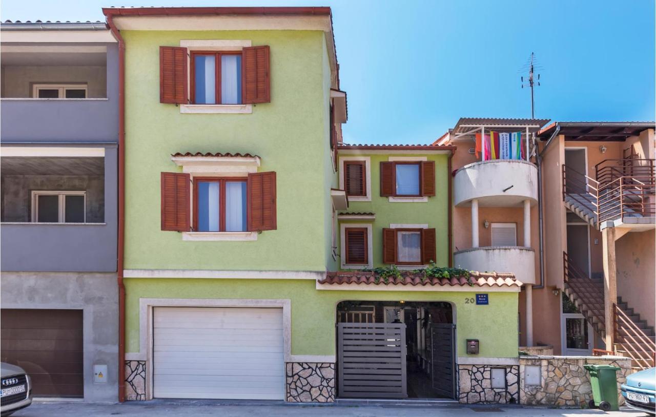 Nice Apartment In Pula With Kitchen Exterior foto